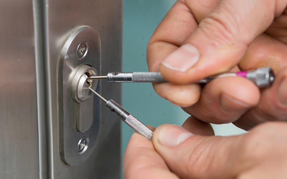 serrure porte blindée Cinqueux